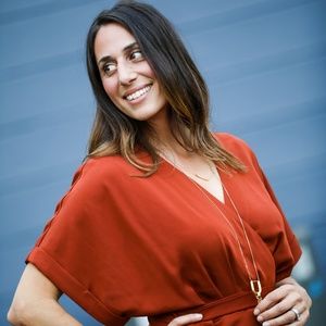 Meet your Posher, Neda